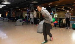 裸体保龄球在线观看