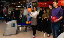 裸体保龄球在线观看